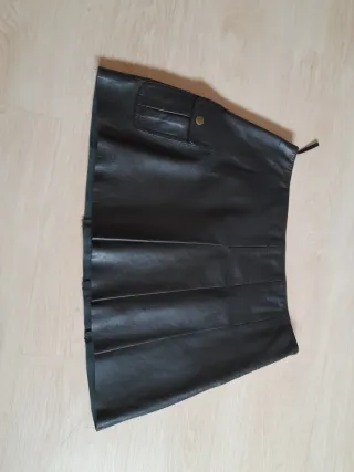 Minifalda de piel Mango Negra