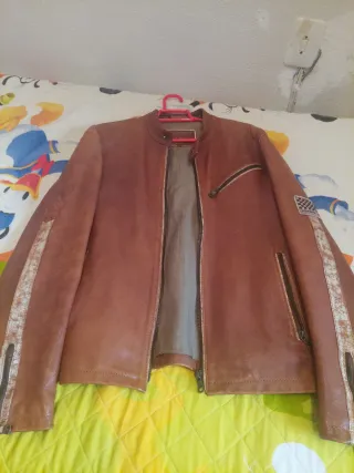 Chaqueta de cuero marrón como nuevo sólo en perso