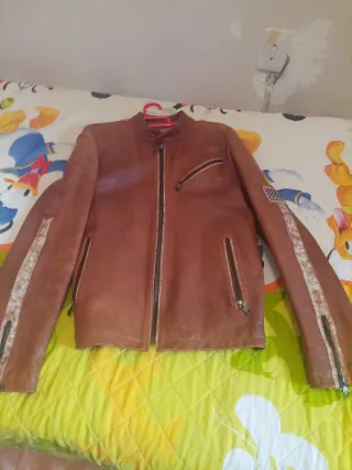 Chaqueta de cuero marrón como nuevo sólo en perso