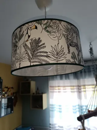 Lámpara infantil con estampado de animales