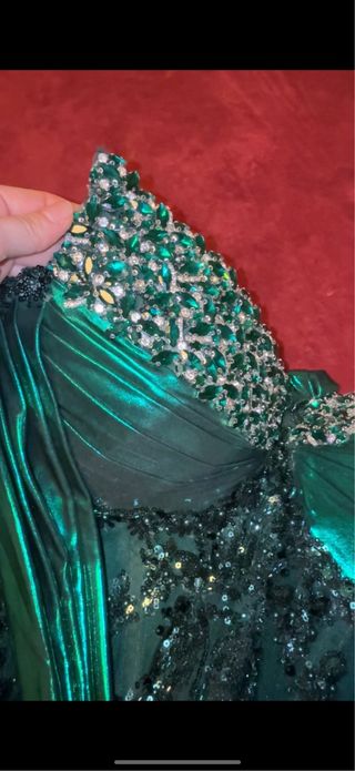 Vestido de fiesta verde con pedrería talla 36/38
