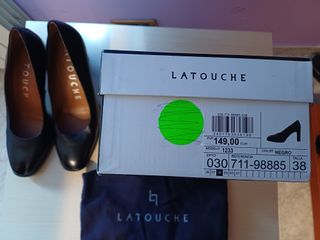 Zapatos de tacón negros Latouche moda femenina.