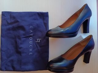 Zapatos de tacón negros Latouche moda femenina.