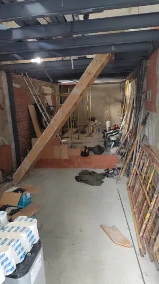 Local para cambio de uso y licencia turística