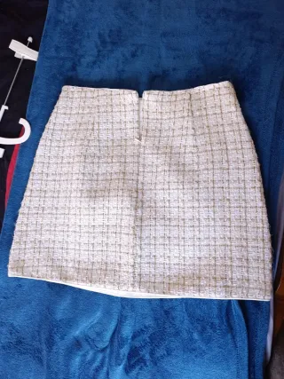 Falda cuadros dorada y blanca