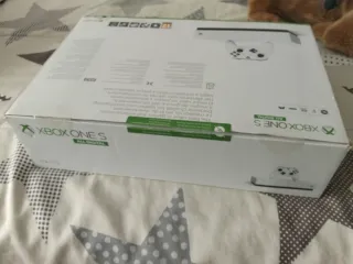 Xbox One S All Digital 1TB Minecraft Fortnite