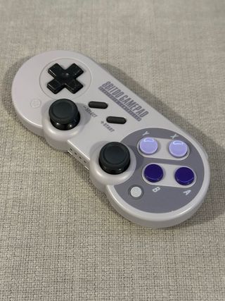 Mando 8Bitdo SN30 Pro SNES Edición América