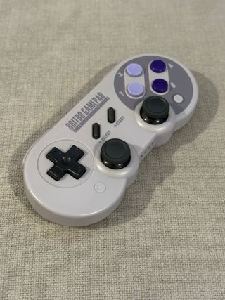 Mando 8Bitdo SN30 Pro SNES Edición América