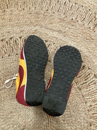 Zapatillas Nike Rojas y Amarillas