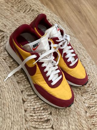 Zapatillas Nike Rojas y Amarillas