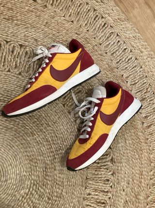 Zapatillas Nike Rojas y Amarillas