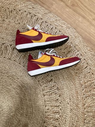 Zapatillas Nike Rojas y Amarillas