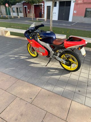 Aprilia RS 50 año 2000 documentada