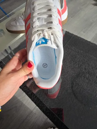 Adidas Samba Blancas y coral