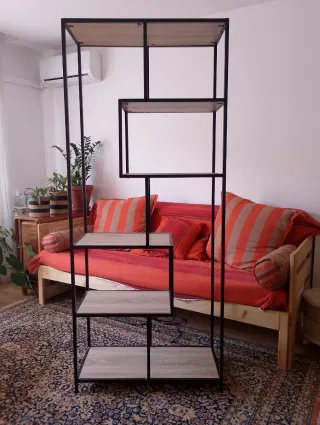 Estantería Metálica y Madera