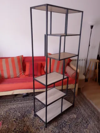 Estantería Metálica y Madera
