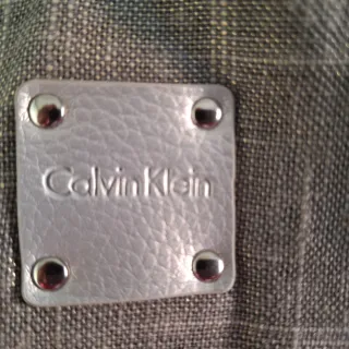 Bolso Calvin Klein Gris y Plateado