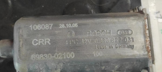 Motor elevalunas trasero derecho 992045100