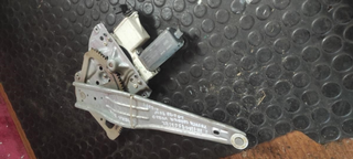 Motor elevalunas trasero derecho 992045100