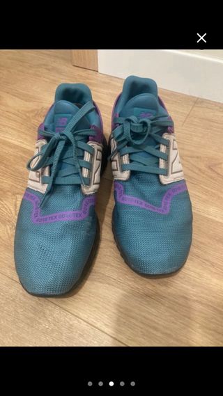New Balance morado y turquesa
