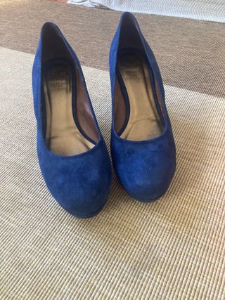 Zapatos Gadea ante azul 40