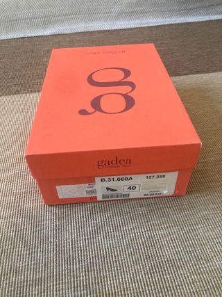 Zapatos Gadea ante azul 40