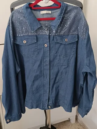 Chaqueta vaquera con lentejuelas