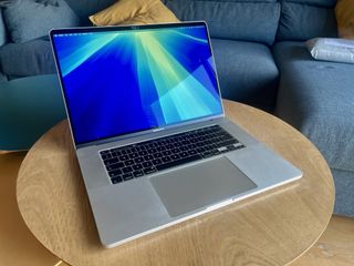 MacBook Pro 16 (2019) 16GB RAM 512GB SSD