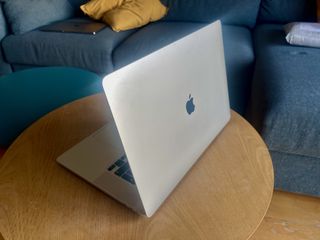 MacBook Pro 16 (2019) 16GB RAM 512GB SSD