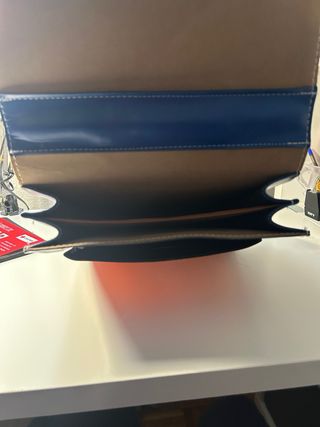 Bolso azul y naranja
