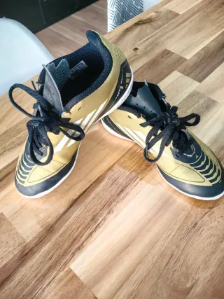 Botas Fútbol Sala Adidas Messi F50 Niño talla 31,5