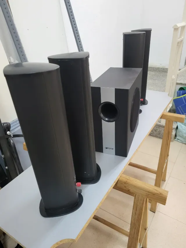 5 Altavoces/Subwoofer CAT Negro