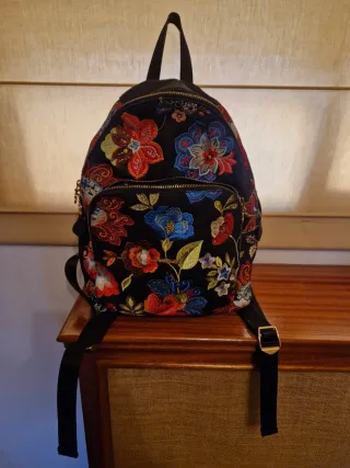 Bolso negro bordado flores