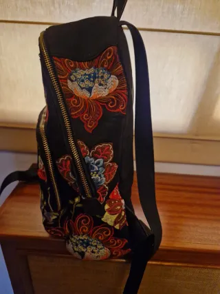 Bolso negro bordado flores