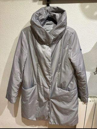 anorak ,abrigo Pedro del Hierro gris mujer