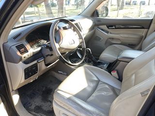 Toyota Land Cruiser 120