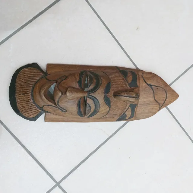 Maschera etnica in legno