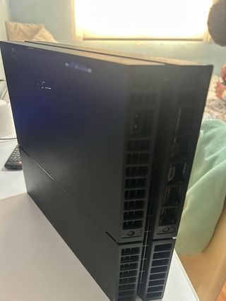 PS4 (PlayStation 4) Nera + Controller