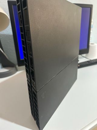 PS4 (PlayStation 4) Nera + Controller