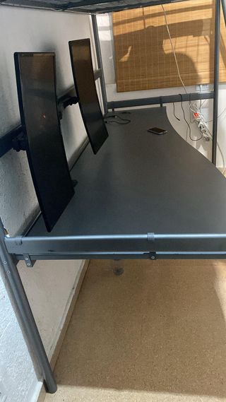 Litera con escritorio abajo! Usada una vez solo.