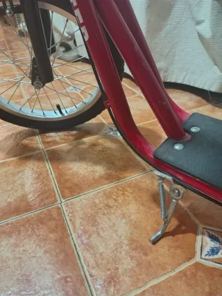 Patín Scooter Rojo con Ruedas Grandes