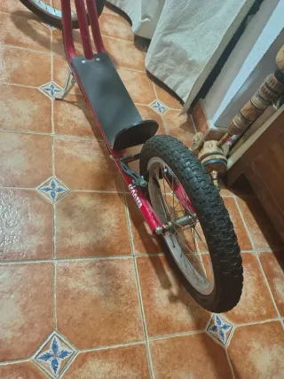 Patín Scooter Rojo con Ruedas Grandes