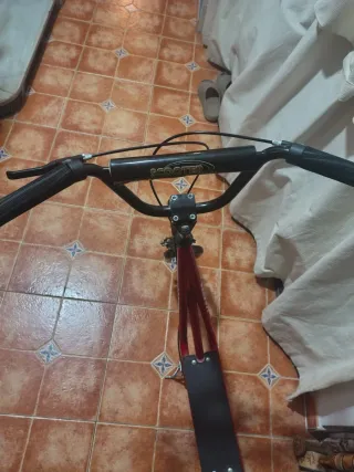 Patín Scooter Rojo con Ruedas Grandes