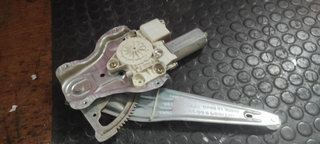 Motor elevalunas trasero izquierdo 92204610