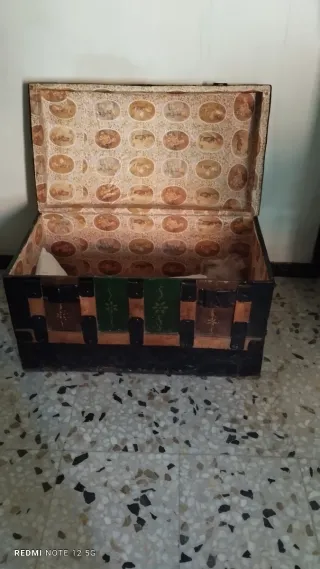 Baúl antiguo decorado