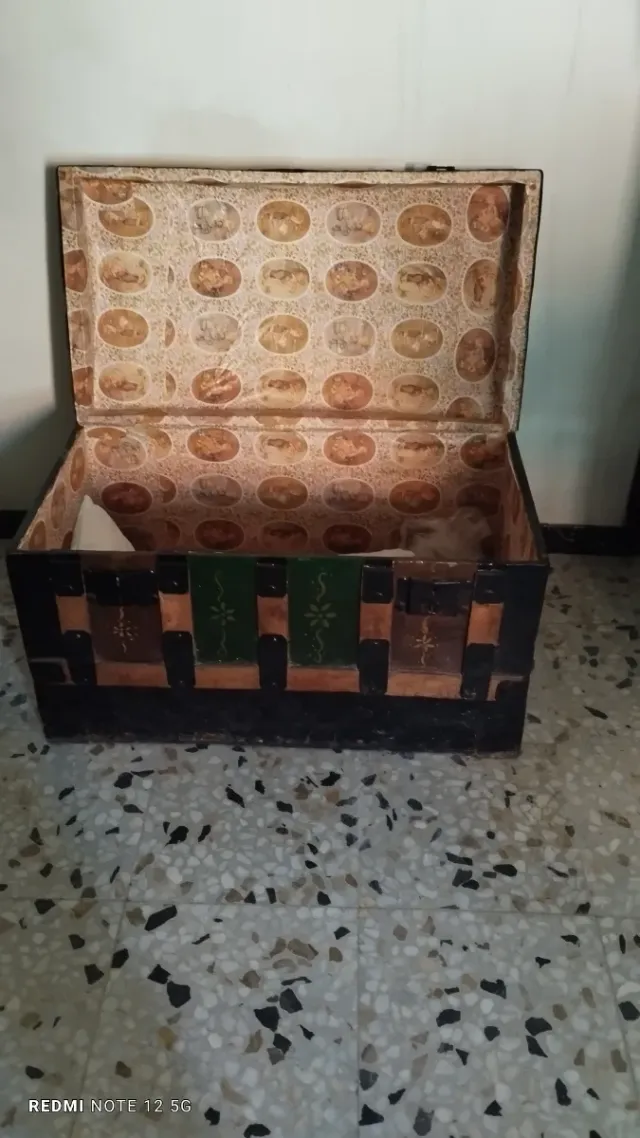 Baúl antiguo decorado