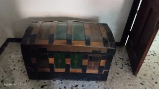 Baúl antiguo decorado