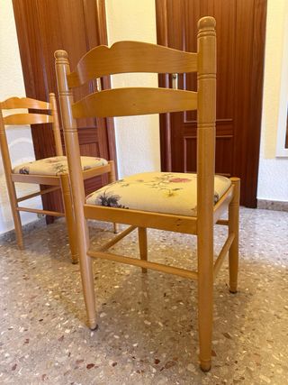 2 SILLAS ANTIGUAS PINO MADERA MACIZA