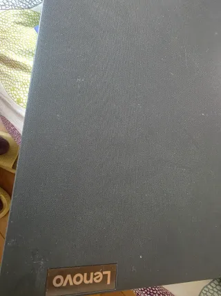 Lenovo V15-IGL Portátil Negro