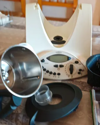 Thermomix TM 31 con accesorios y libros